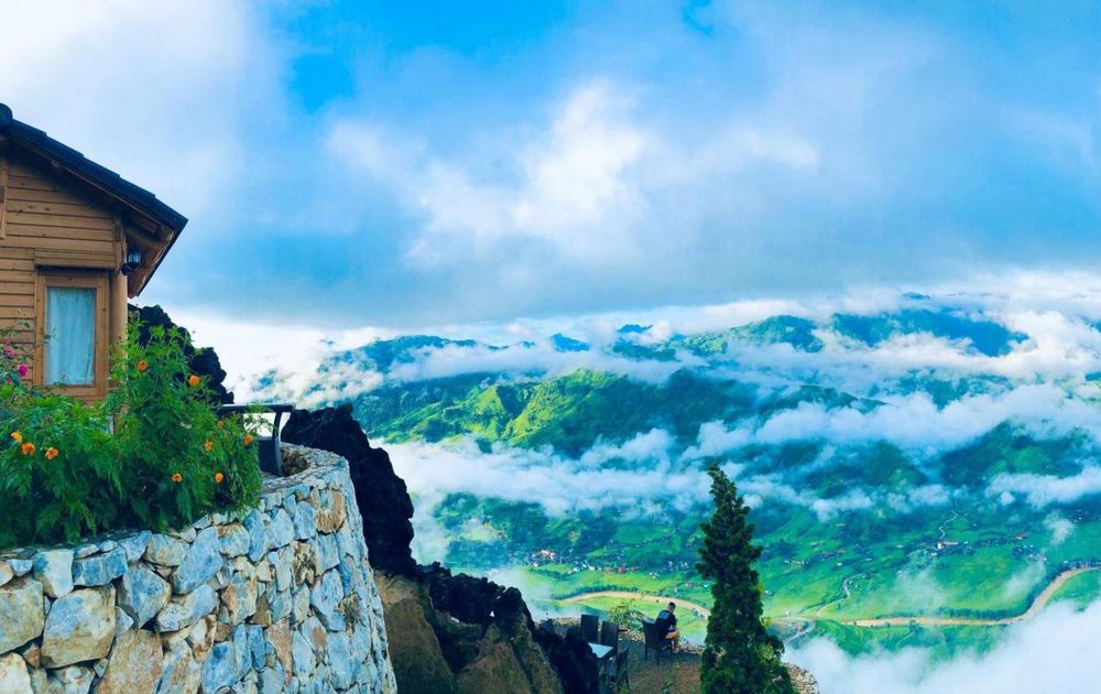 Khám phá bản Hang Đá trong mây ở Sa Pa