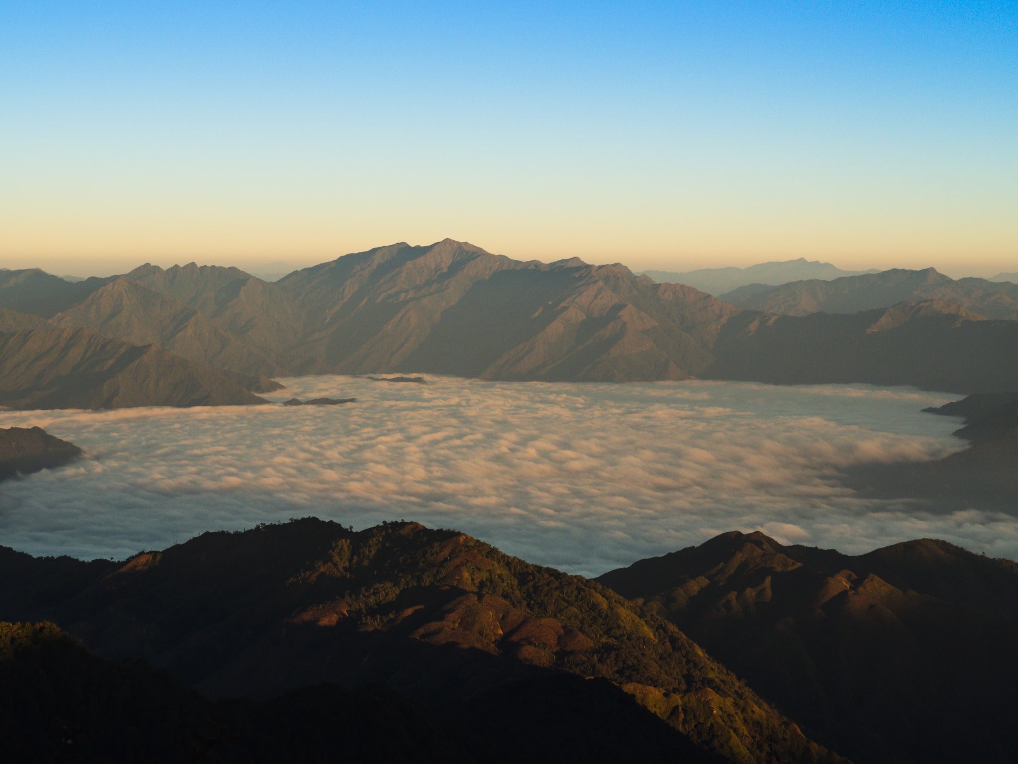 Cung Trekking Mới Xuyên Rừng Nguyên Sinh, Săn Mây Trên Đỉnh Sa Mu – U Bò