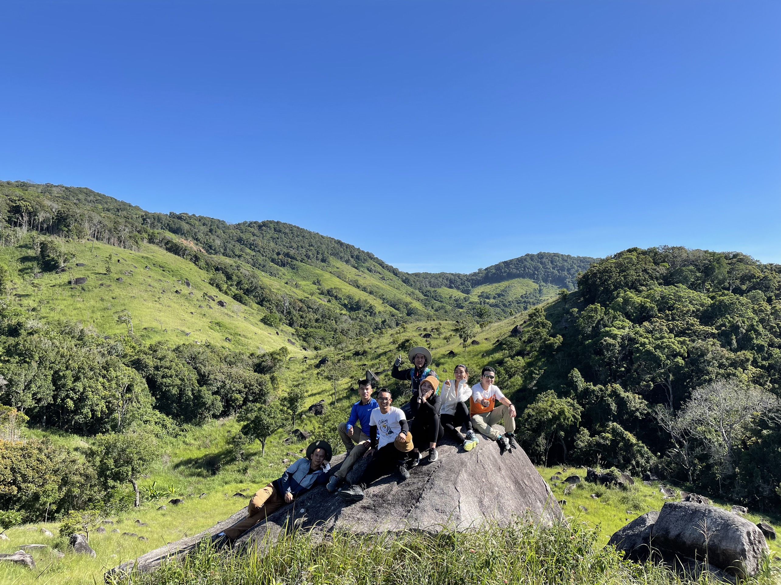 Top 10 Cung Trekking Đẹp Nhất Miền Nam Chờ Bạn Chinh Phục