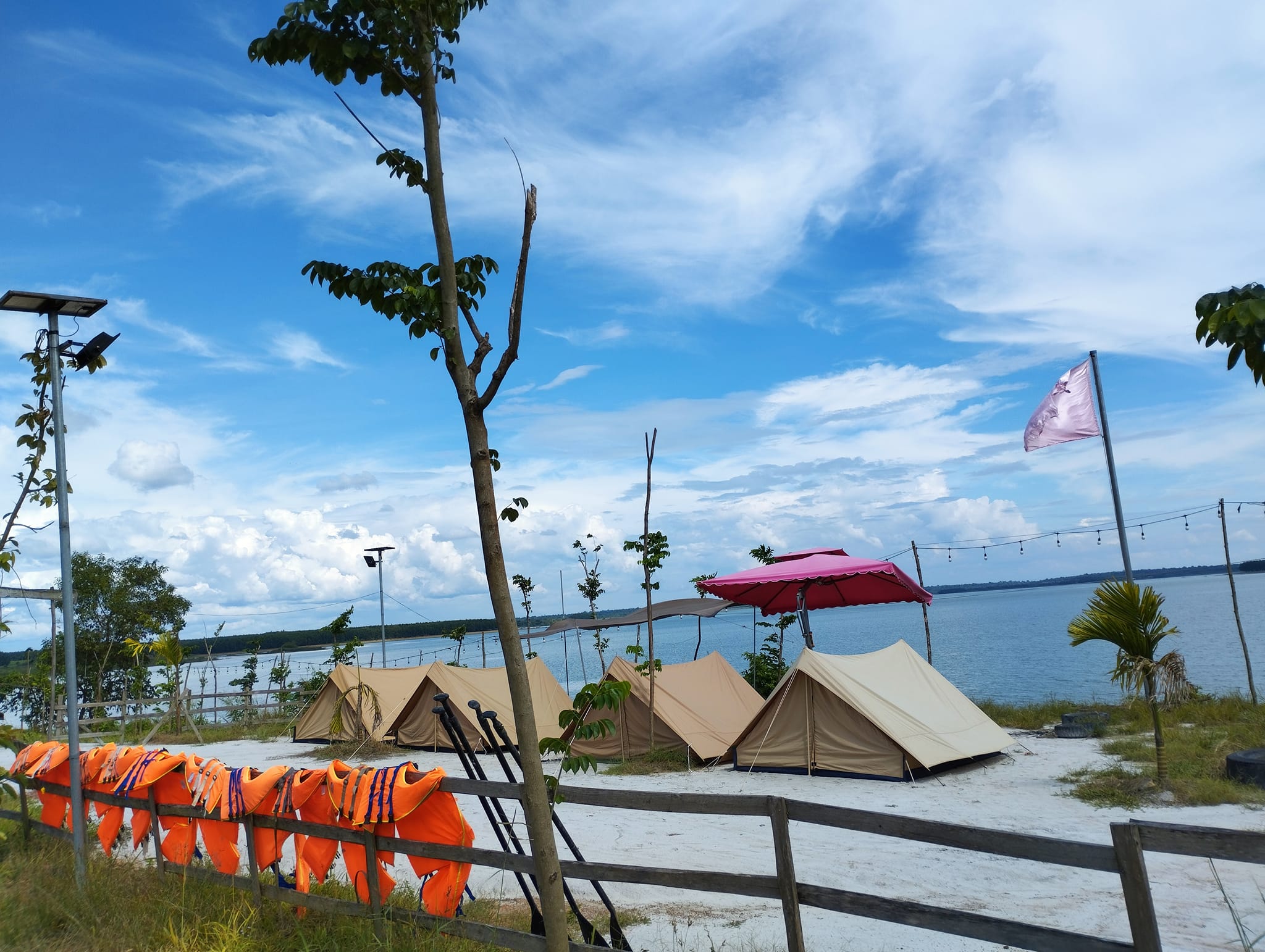 Nice View Camping - Hồ Trị An